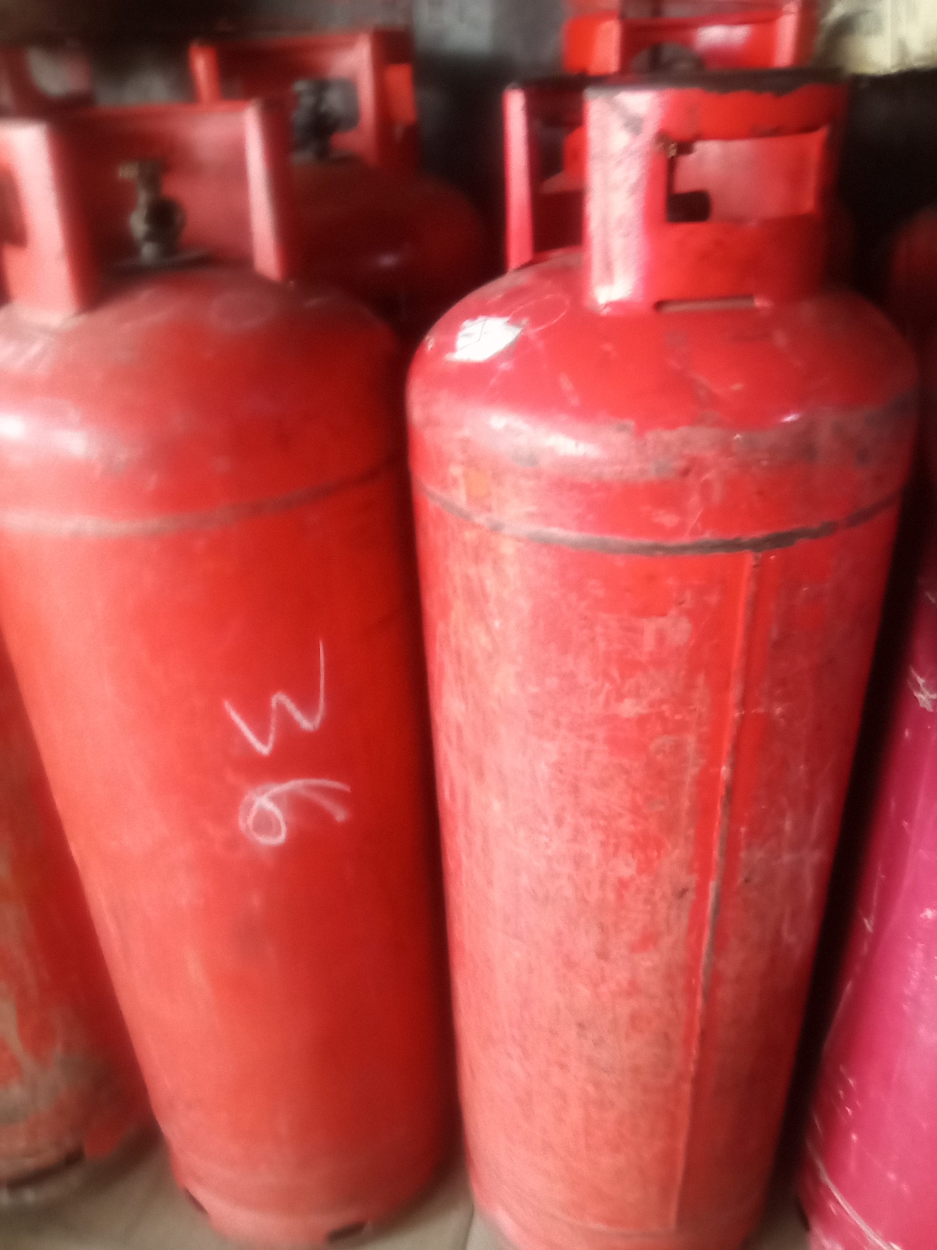 Gas cylinder