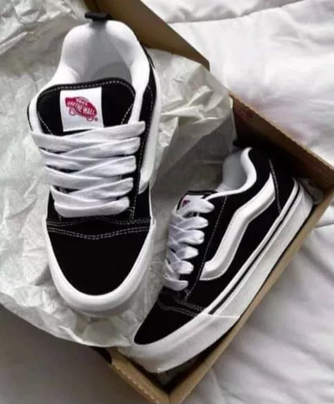 Vans Sneakers