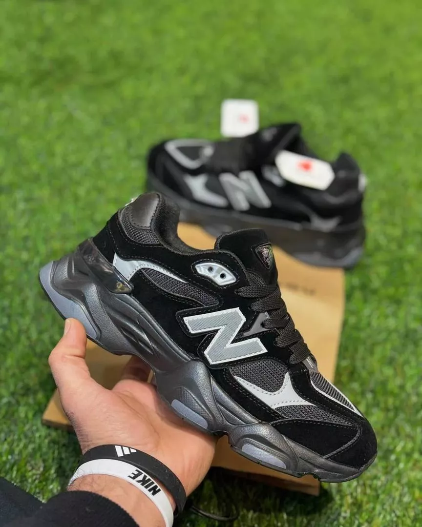 New Balance 990v3