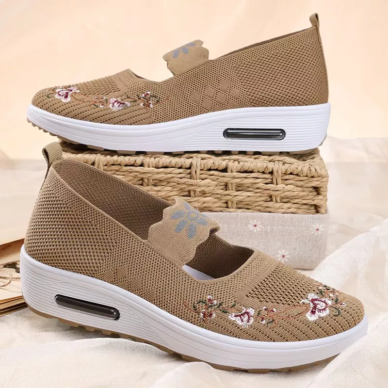 Women's Solid Color Knitted Flats Brown