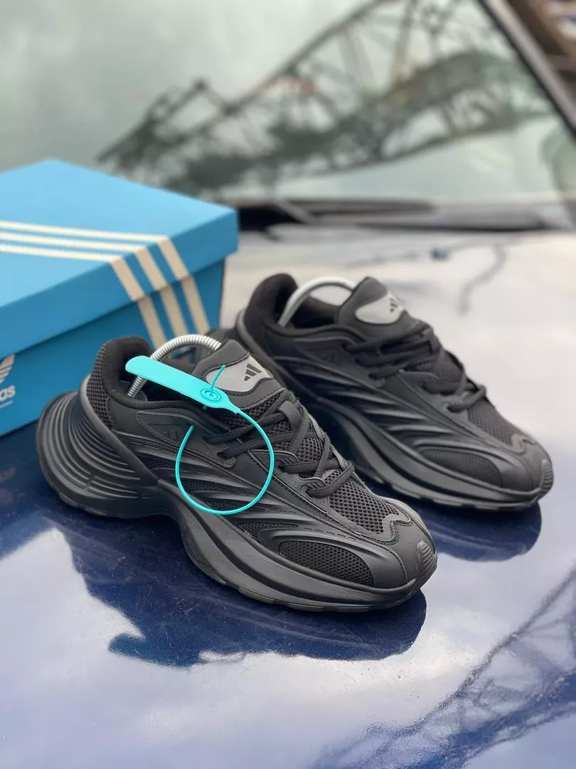 Adidas XLG Sneakers (Black)