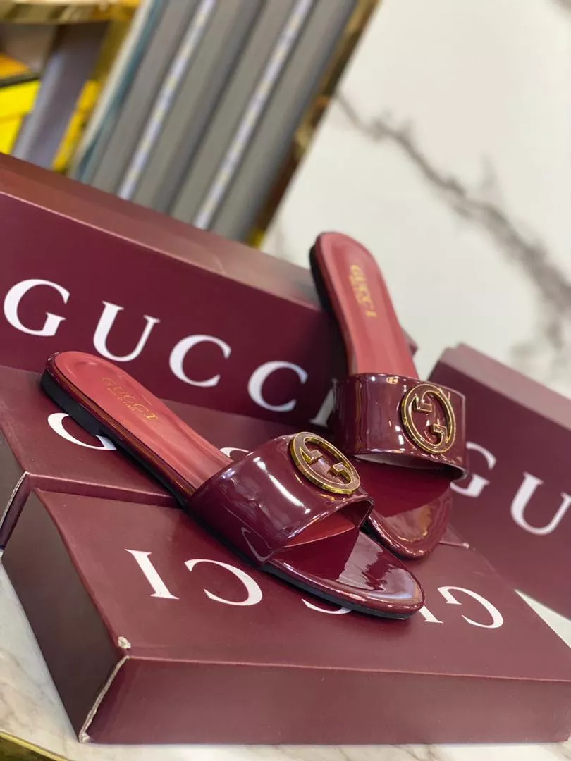 Gucci Interlocking G Slide Sandals – Burgundy