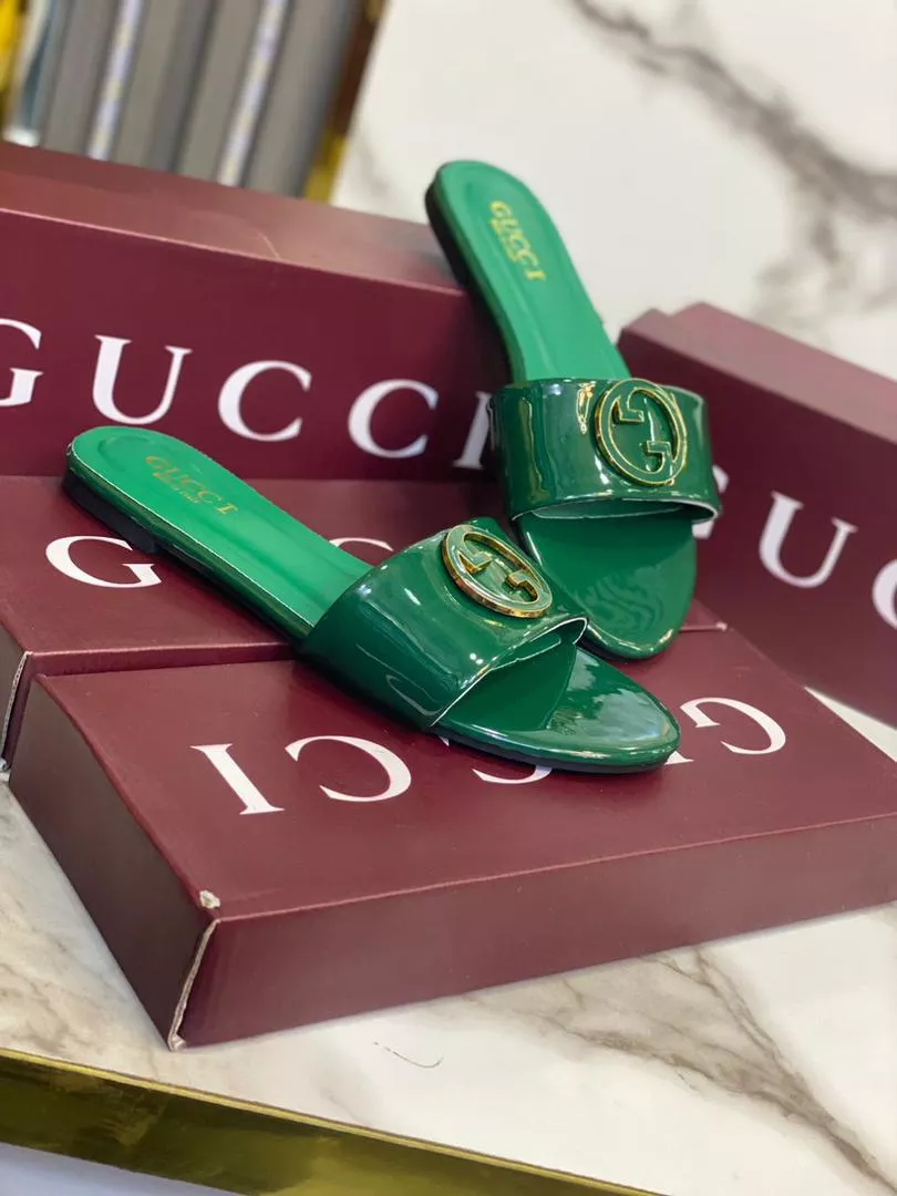 Gucci Interlocking G Slide Sandals – Green