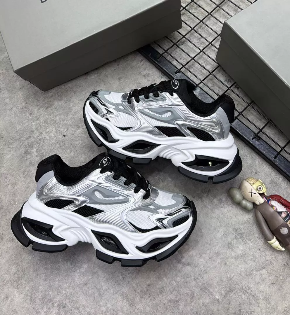 Slake OGR Tail Ex Series Sneakers