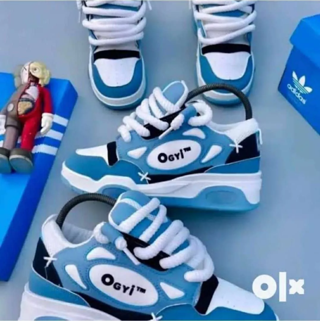 Adidas Ogiy Sneakers