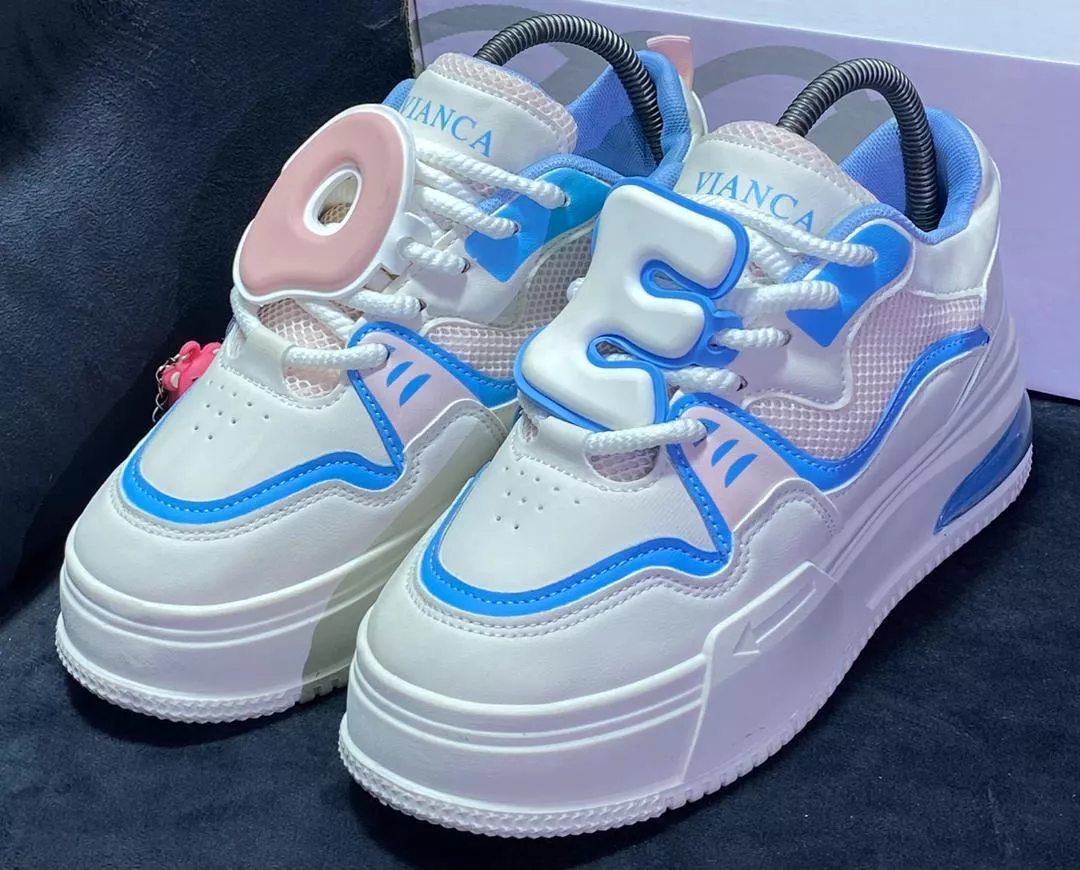 OE Comfort Low Top Skate Sneakers