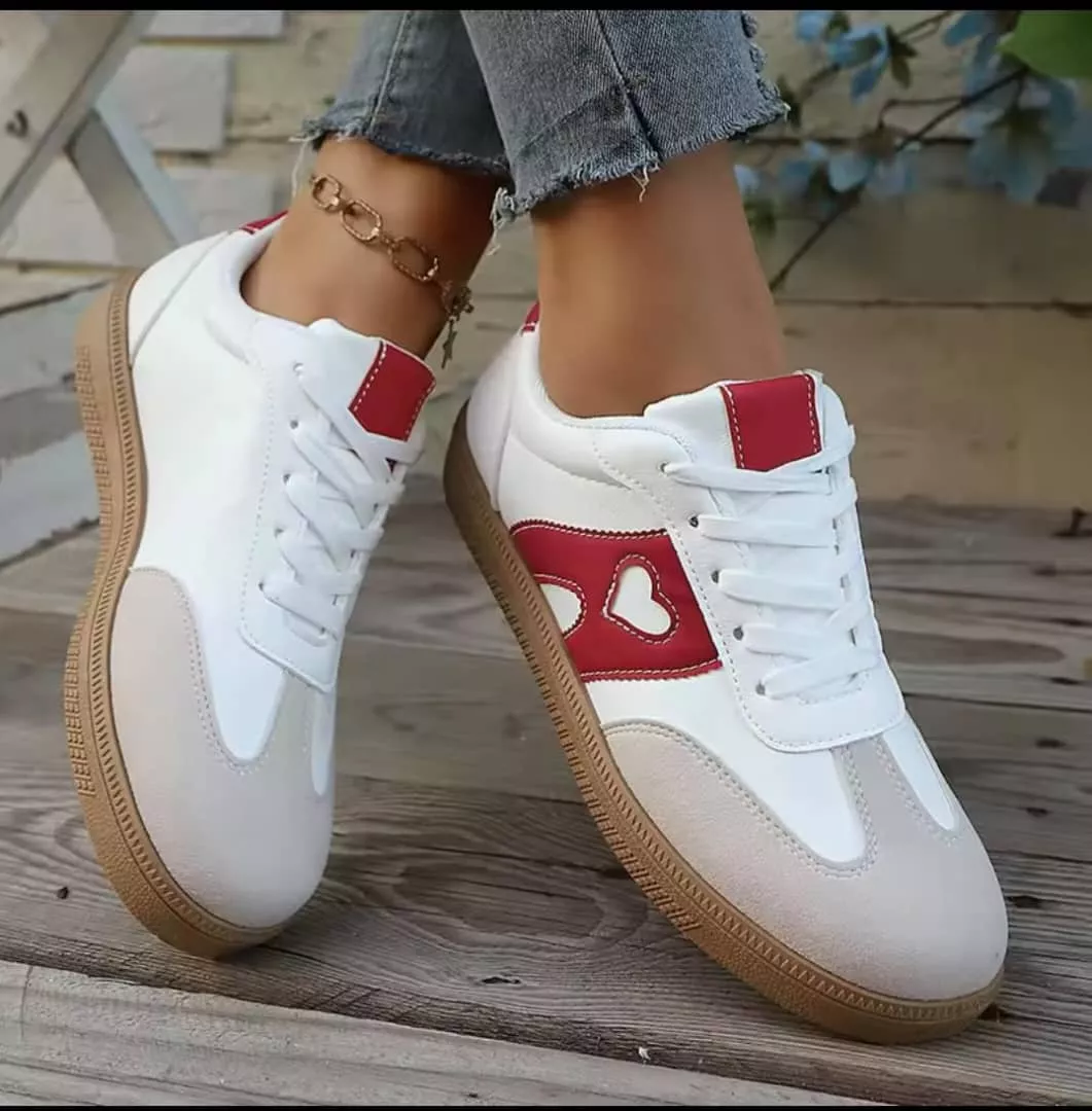 Breathable Sneakers for Women – Stylish & Comfortable Everyday Wear